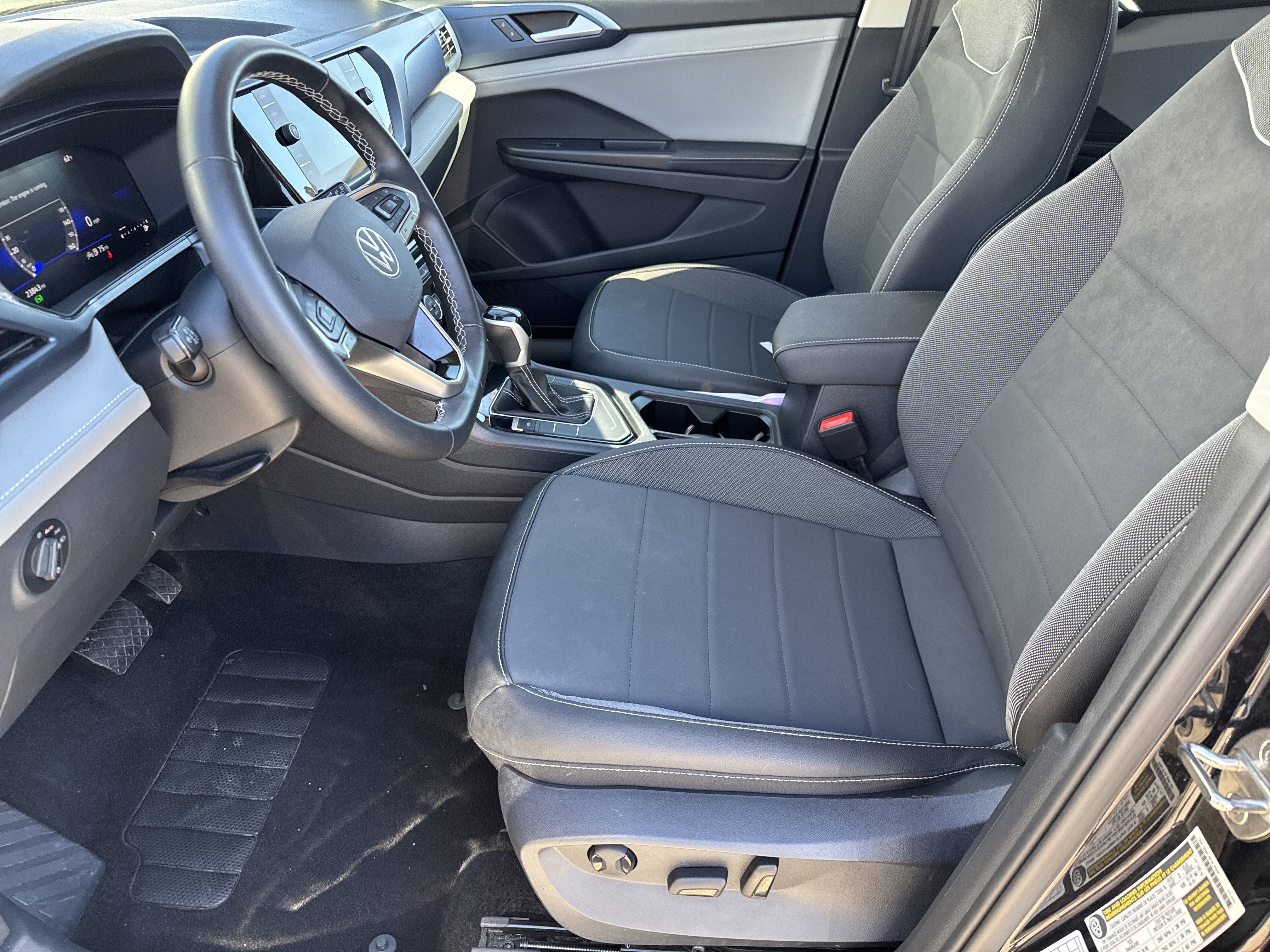 Certified 2024 Volkswagen Taos SE image 5