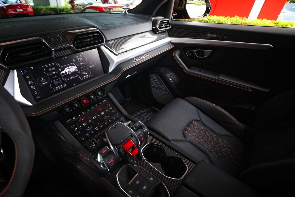 Used 2026 Lamborghini Urus SE AWD/4WD image 34