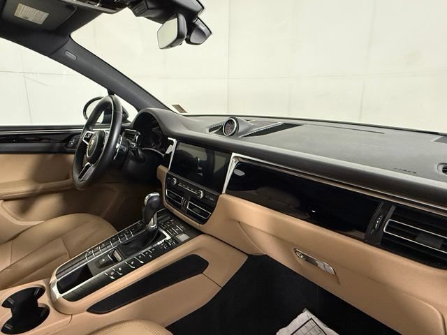 Used 2020 Porsche Macan AWD/4WD image 32