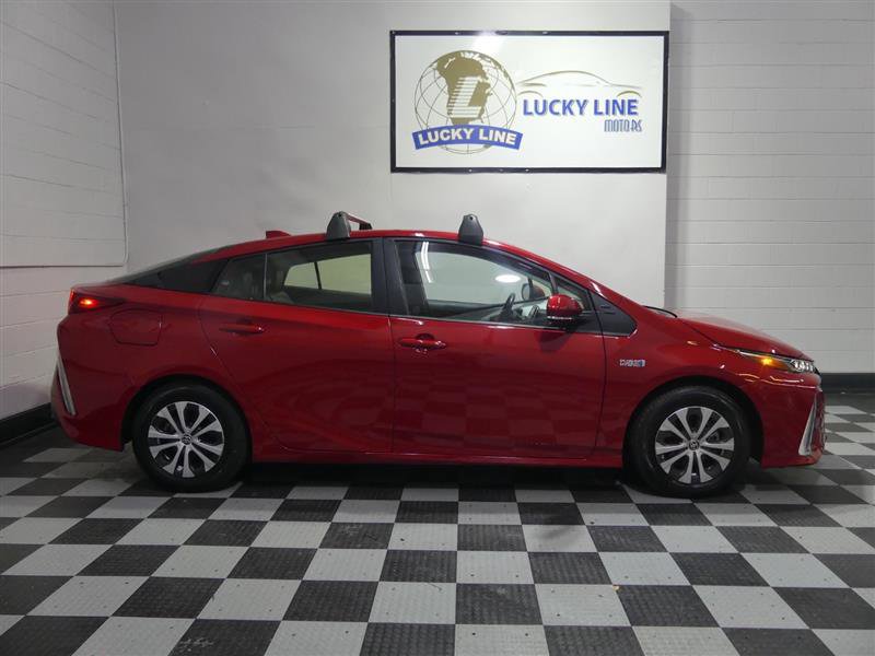 Used 2021 Toyota Prius Prime XLE image 6
