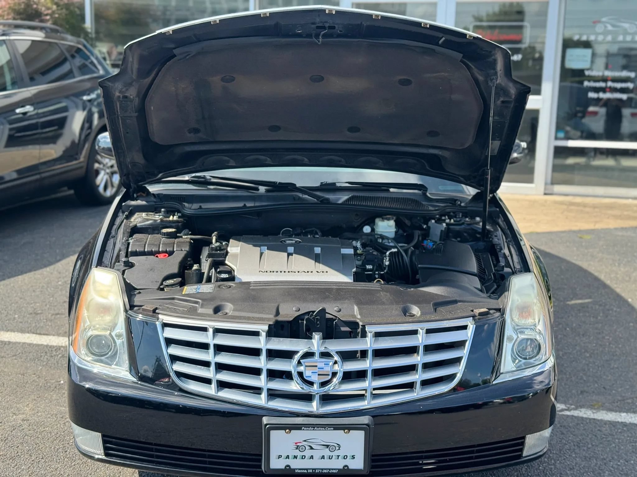 Used 2010 Cadillac DTS FWD image 57