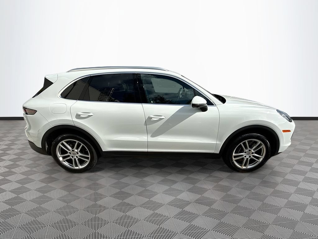 Used 2023 Porsche Cayenne AWD/4WD image 9