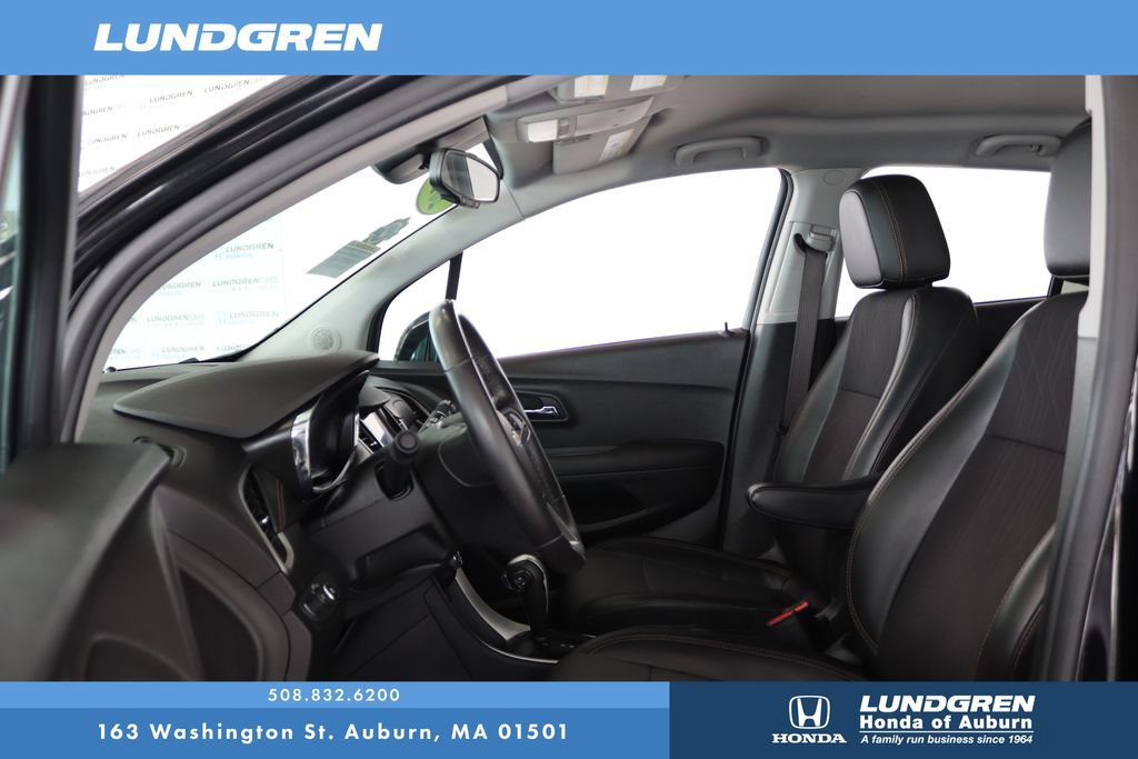 Used 2020 Chevrolet Trax LT w/ Redline Edition FWD image 10
