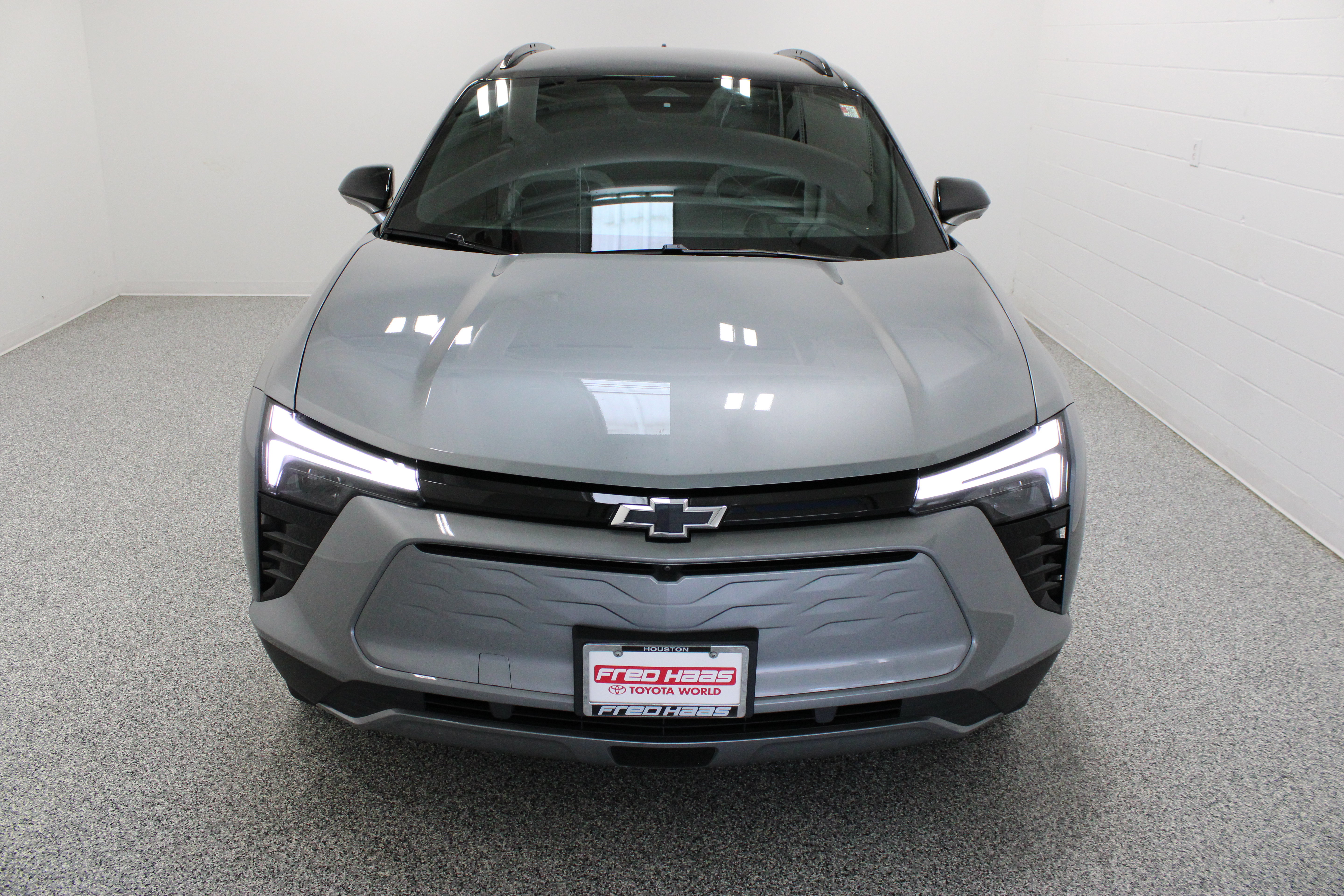 Used 2025 Chevrolet Blazer EV LT FWD image 3