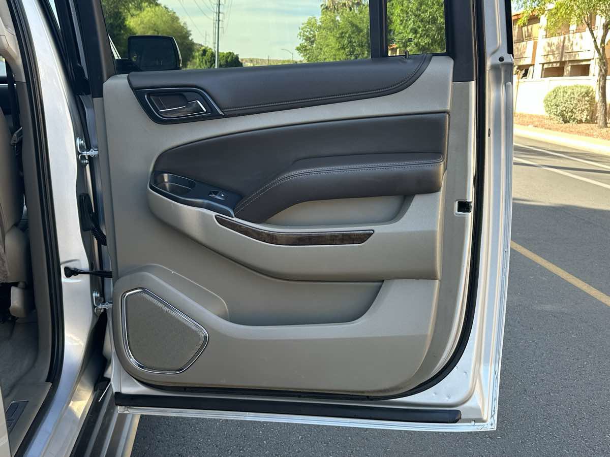 Used 2019 Chevrolet Suburban LT AWD/4WD image 52