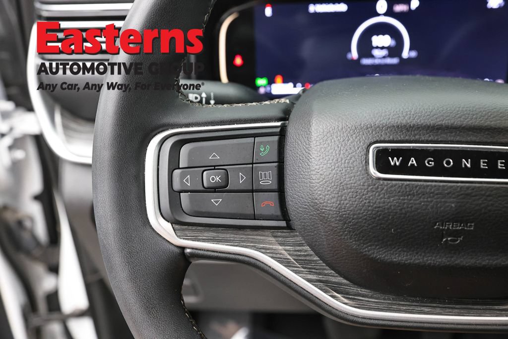 Used 2024 Jeep Wagoneer L Series II RWD image 15