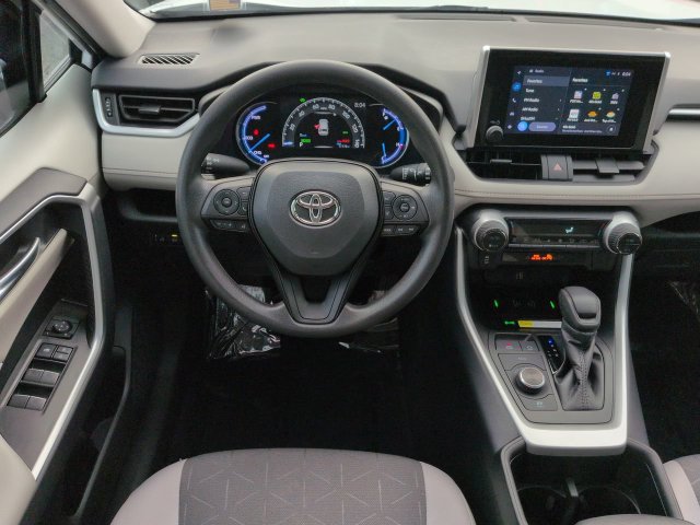 Used 2024 Toyota RAV4 XLE AWD/4WD image 16