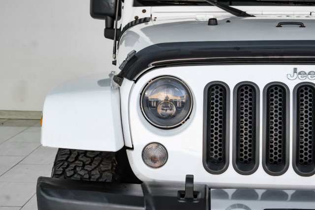 Used 2015 Jeep Wrangler Unlimited Sahara w/ Connectivity Group image 41