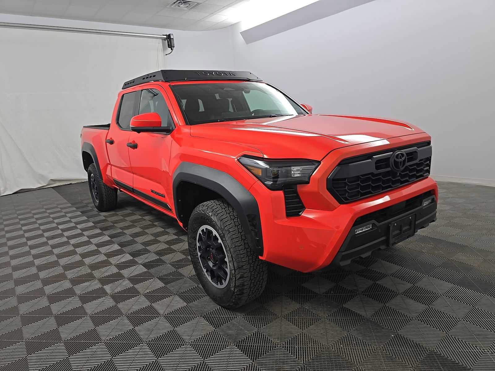 Used 2024 Toyota Tacoma TRD Off-Road w/ TRD Off Road Premium Package AWD/4WD image 3
