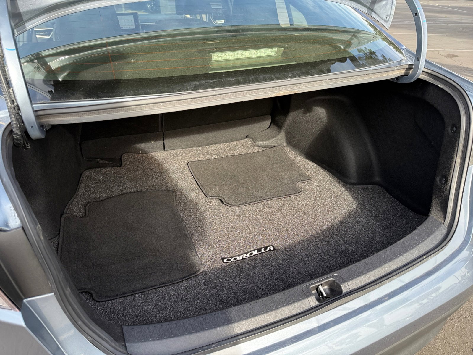 Used 2024 Toyota Corolla LE image 18