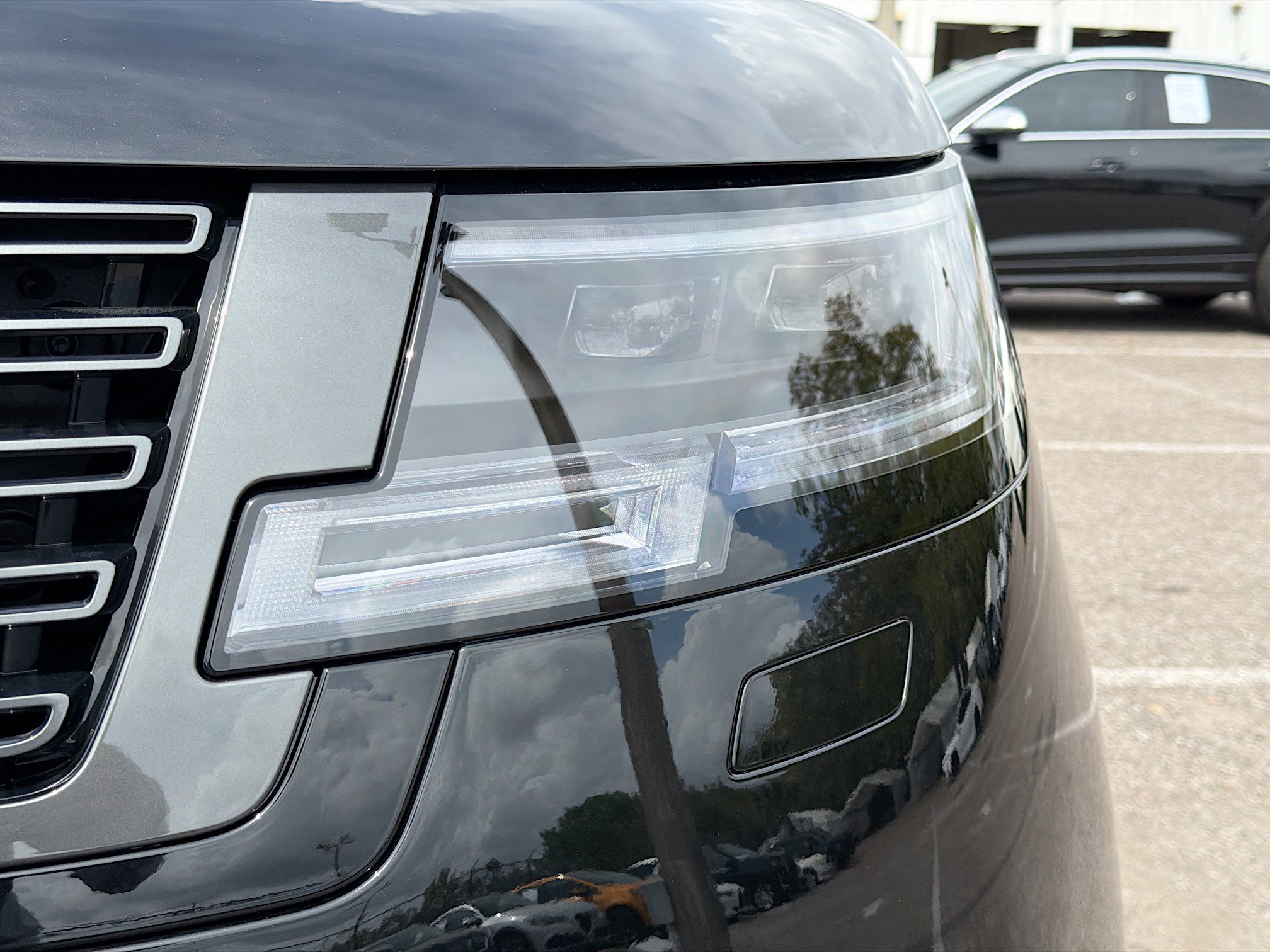 New 2026 Land Rover Range Rover SE image 9