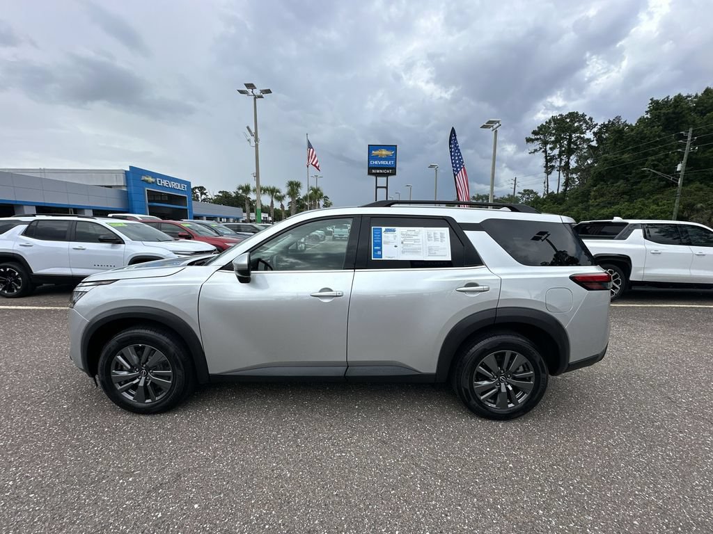 Used 2024 Nissan Pathfinder SV AWD/4WD image 13
