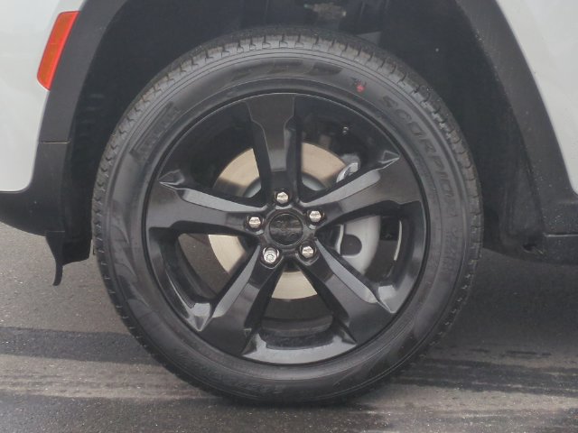 New 2026 Jeep Grand Cherokee Limited w/ Limited Altitude Package RWD image 19