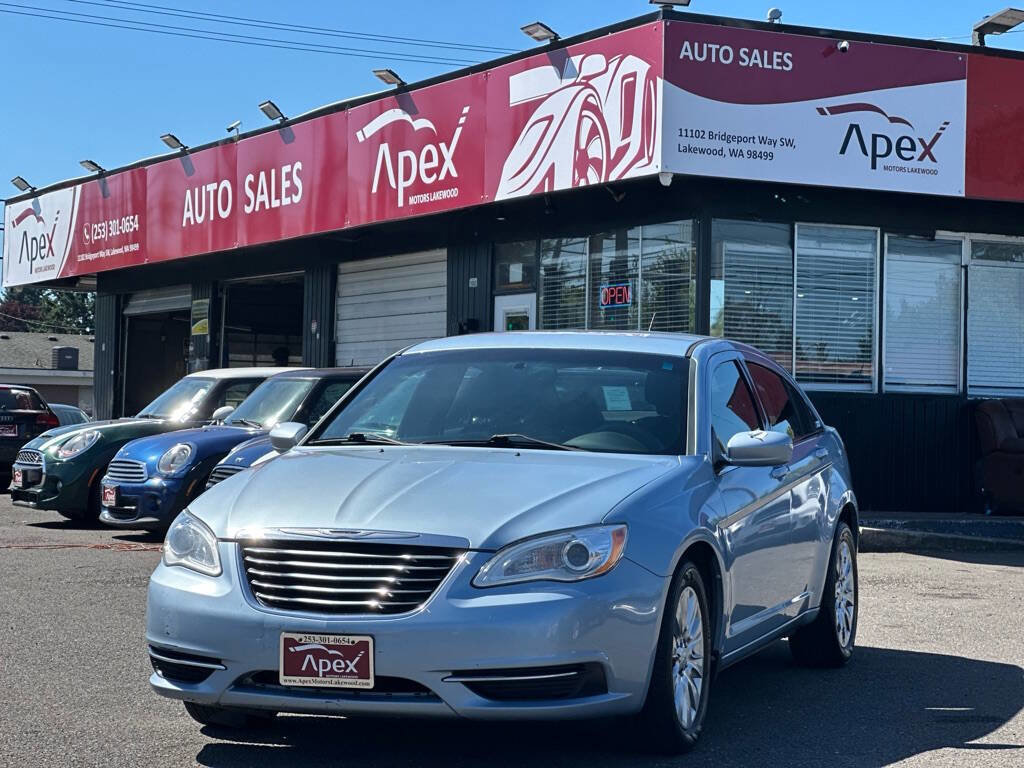 Used 2013 Chrysler 200 LX image 2