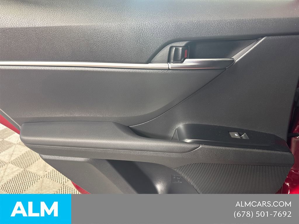 Used 2020 Toyota Camry LE FWD image 25