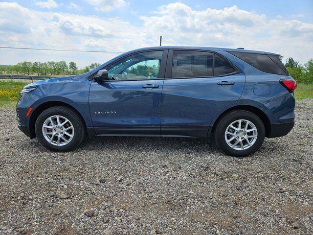 Used 2024 Chevrolet Equinox LS w/ LS Convenience Package AWD/4WD image 4
