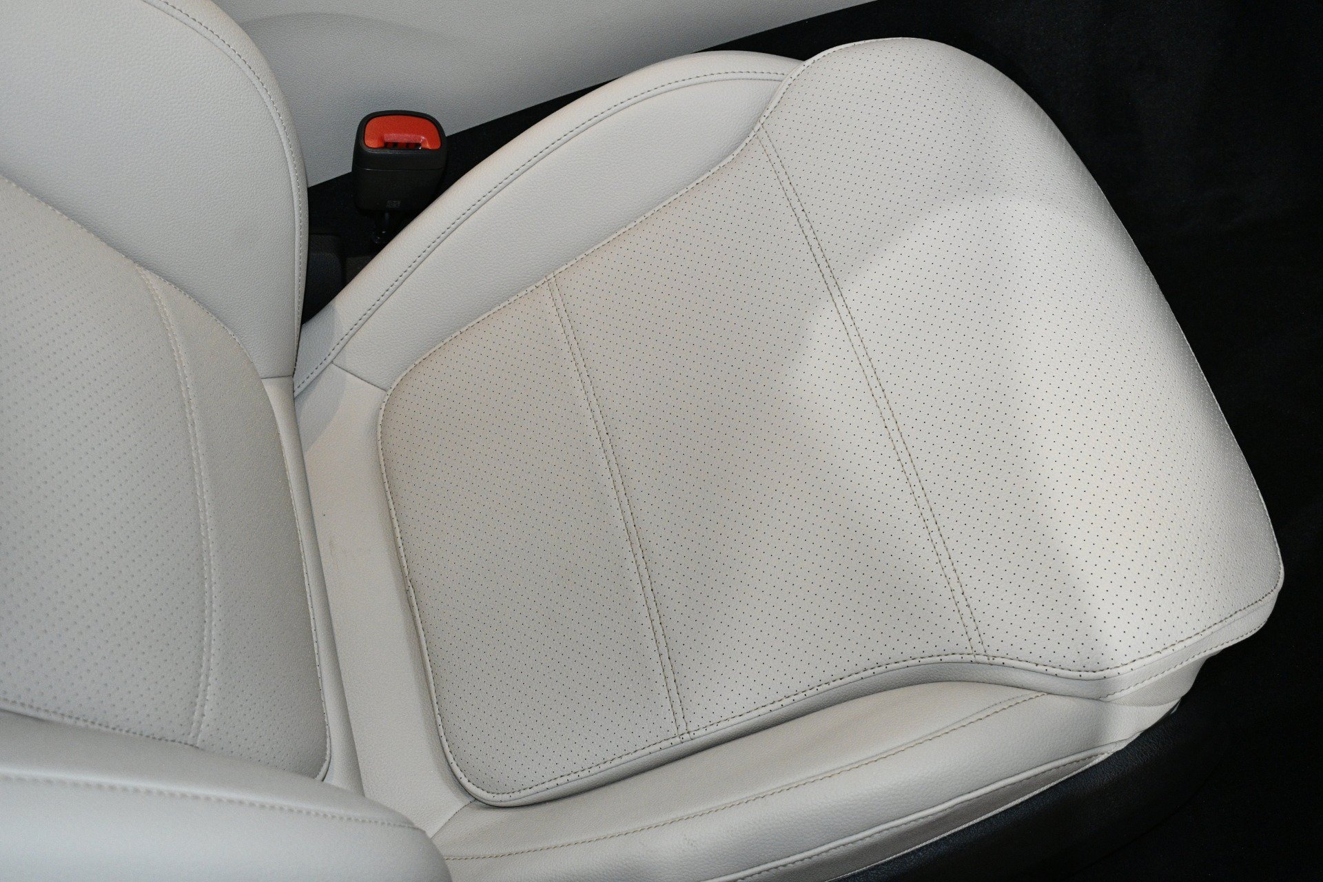 Used 2023 Mercedes-Benz C 300 Sedan image 12