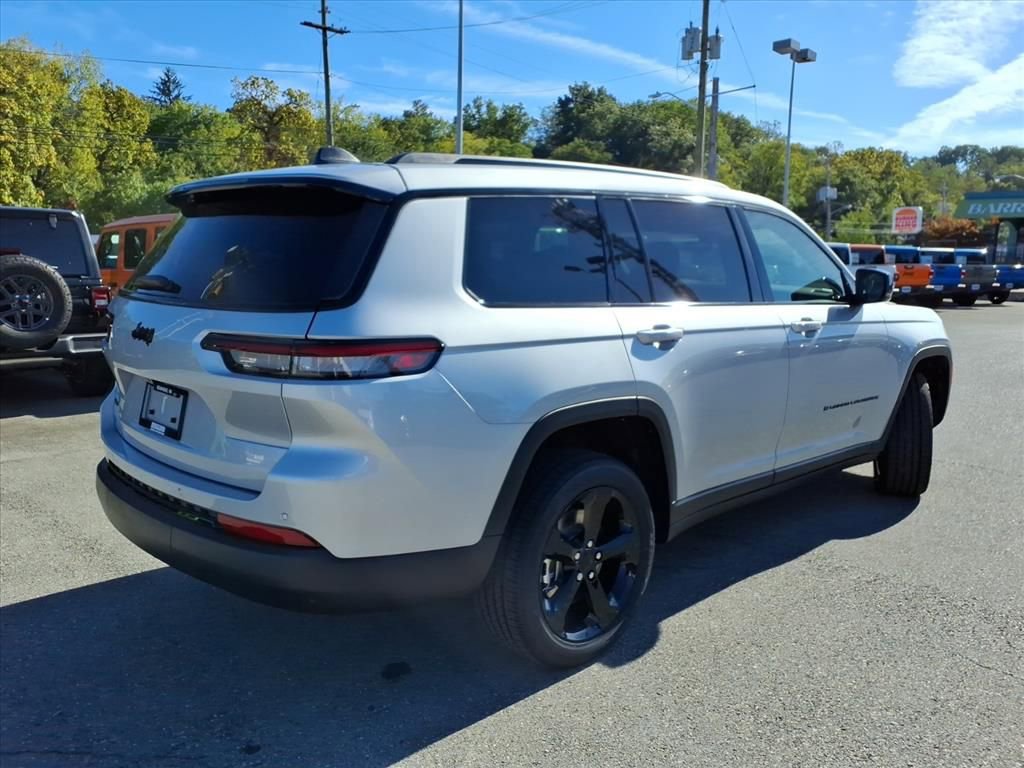 New 2025 Jeep Grand Cherokee L Altitude image 4
