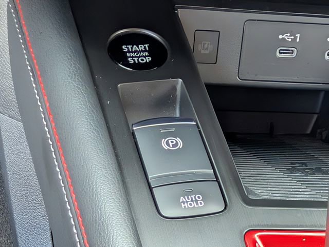 Used 2025 Nissan Kicks SR image 27