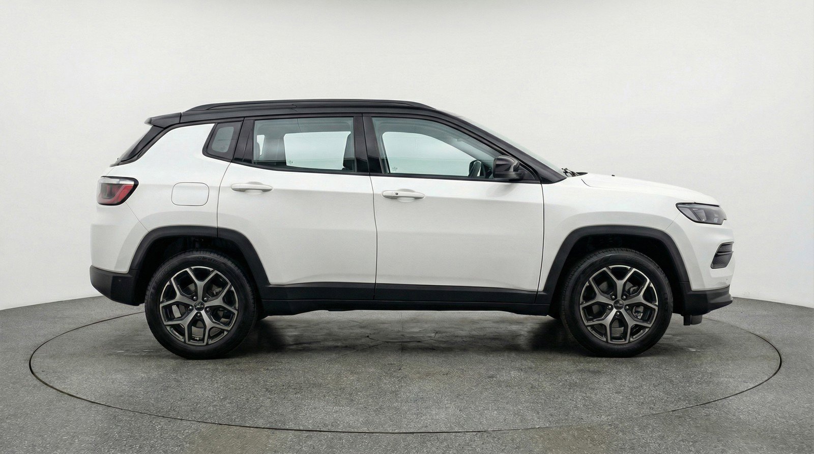 Used 2025 Jeep Compass Limited image 11