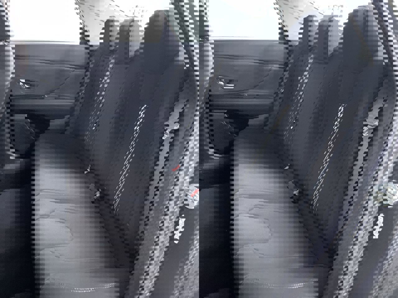 Used 2022 Hyundai Elantra SEL image 19