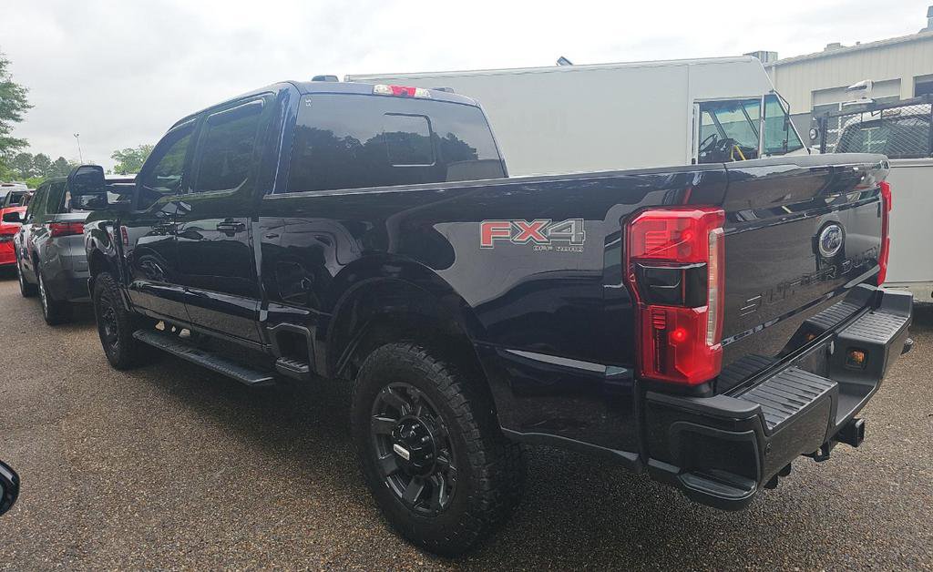 Used 2023 Ford F250 XLT w/ XLT Premium Package AWD/4WD image 4