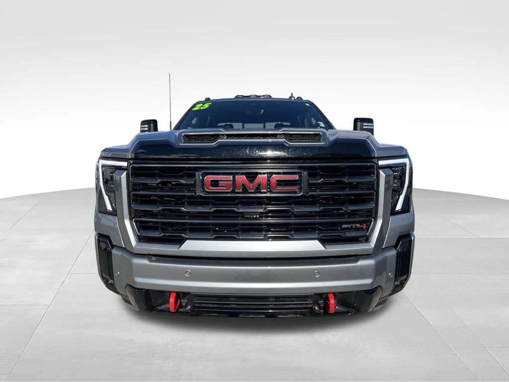 Used 2025 GMC Sierra 3500 AT4 w/ AT4 Premium Plus Package AWD/4WD image 2