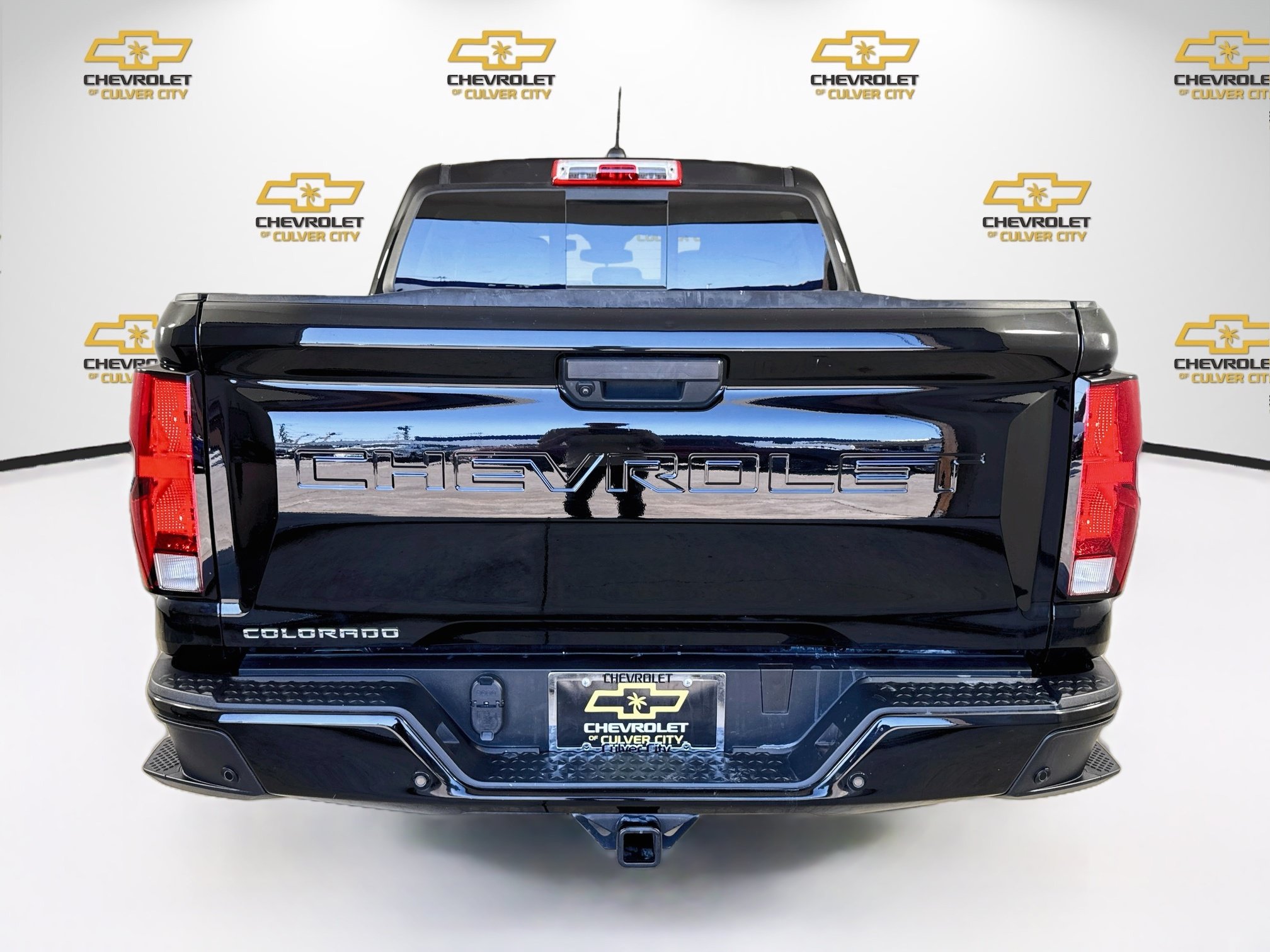 Used 2025 Chevrolet Colorado W/T w/ Advanced Trailering Package RWD image 7