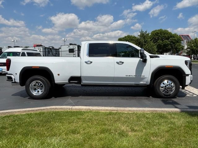 New 2026 GMC Sierra 3500 Denali Ultimate AWD/4WD image 9