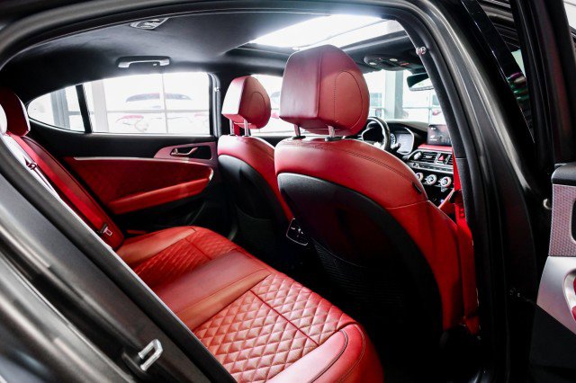 Used 2022 Genesis G70 3.3T Launch Edition image 23