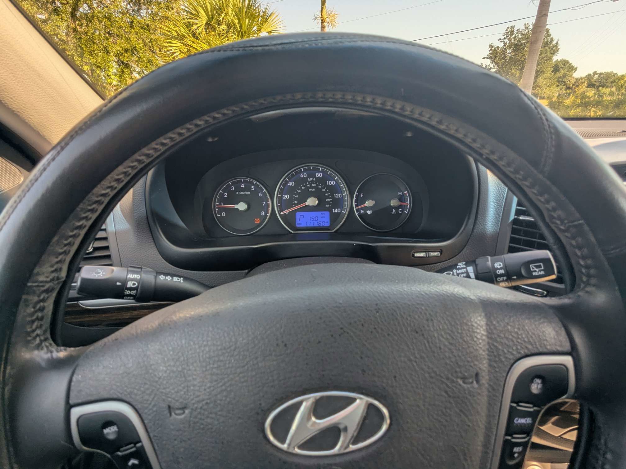 Used 2012 Hyundai Santa Fe Limited w/ Navigation Pkg 4 AWD/4WD image 30