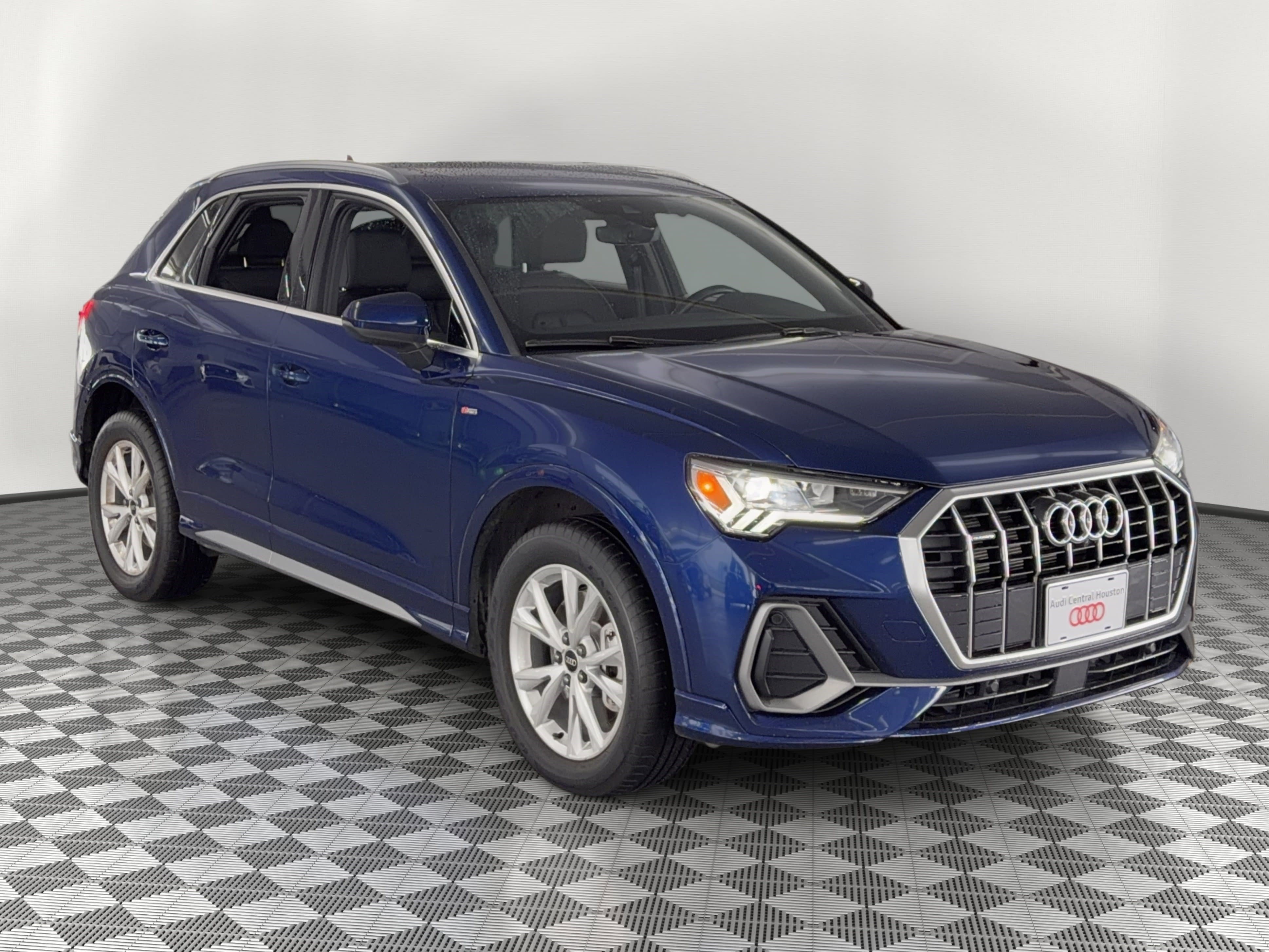 Certified 2023 Audi Q3 2.0T Premium Plus w/ Premium Plus Package AWD/4WD image 7
