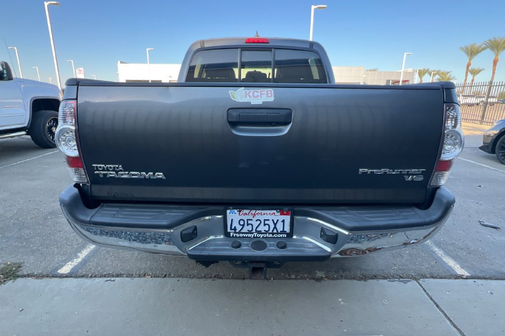 Used 2015 Toyota Tacoma PreRunner w/ TRD Off-Road Package RWD image 7