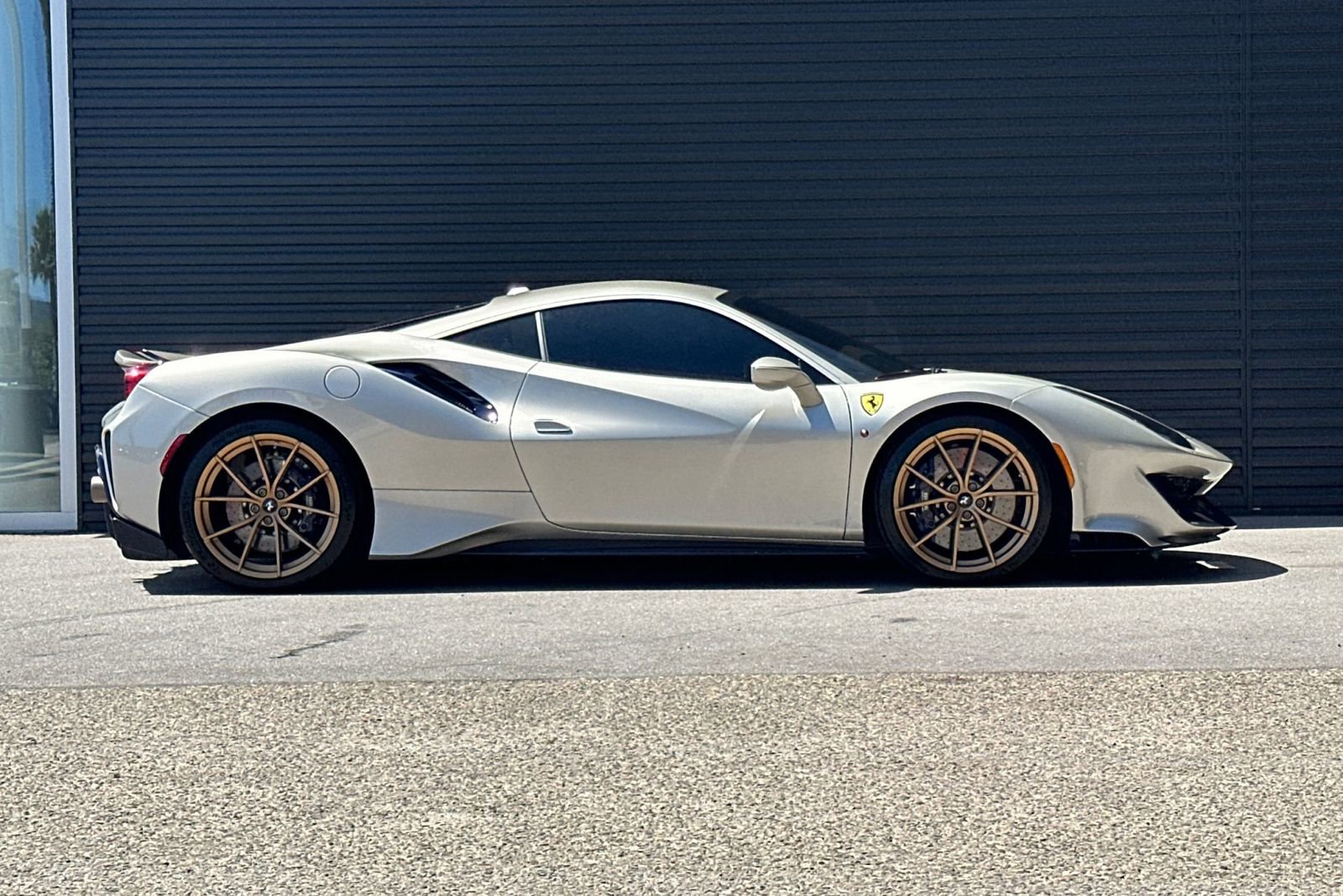 Used 2019 Ferrari 488 Pista Coupe RWD image 9