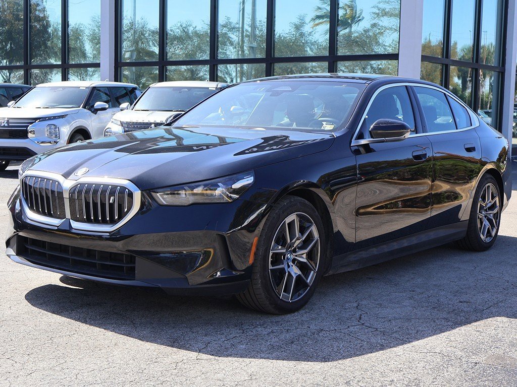 Used 2025 BMW i5 xDrive40 w/ Premium Package image 10