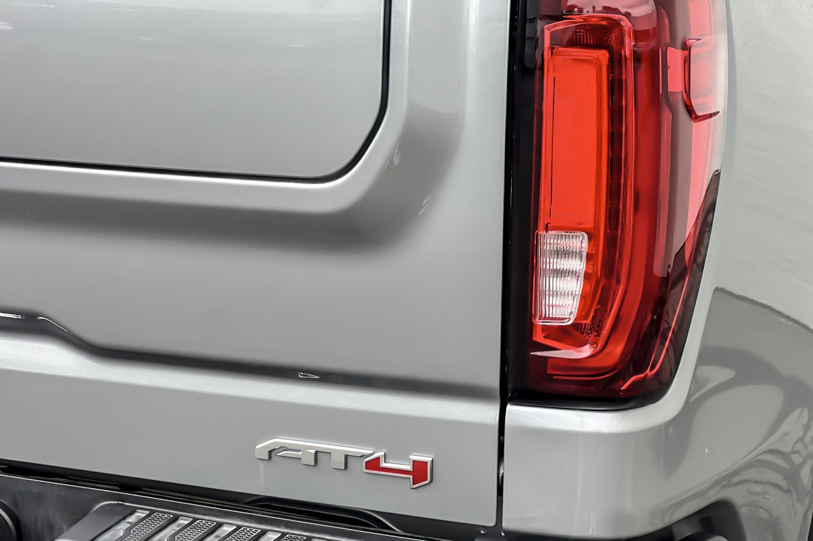 Used 2025 GMC Sierra 1500 AT4 image 26