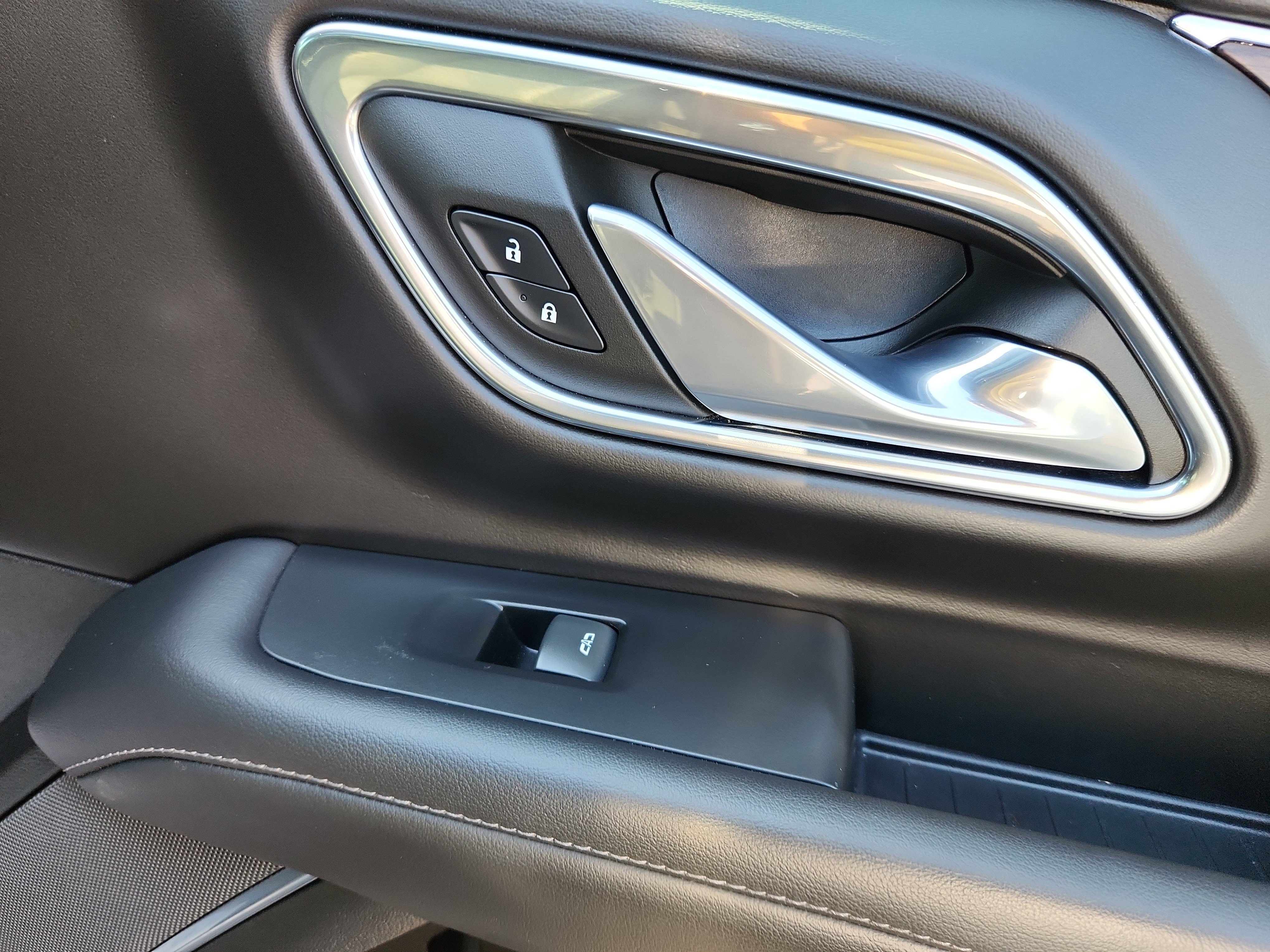 Used 2023 Chevrolet Suburban Z71 w/ Z71 Off-Road Package image 54