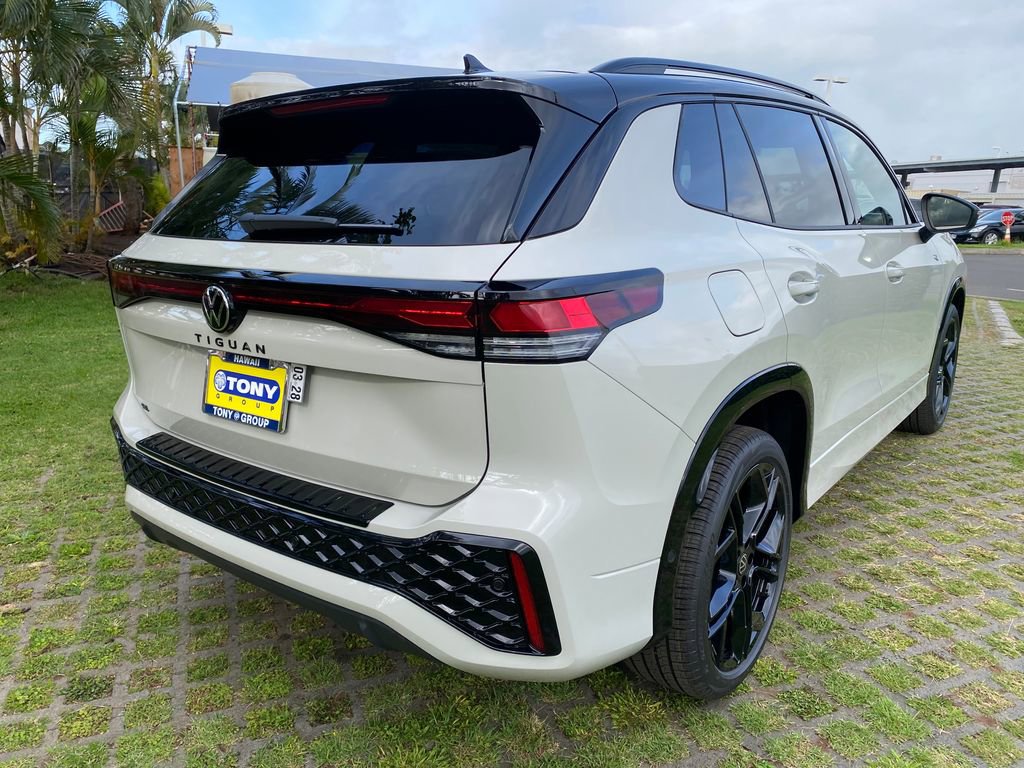 New 2026 Volkswagen Tiguan SE R-Line FWD image 25