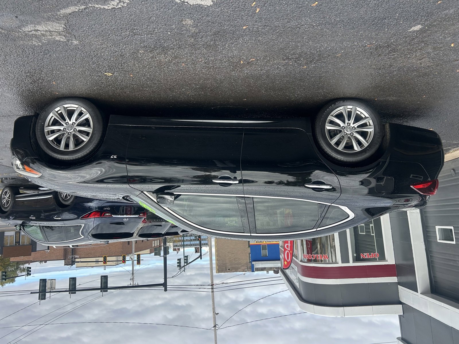 Used 2017 INFINITI Q70 3.7 image 4