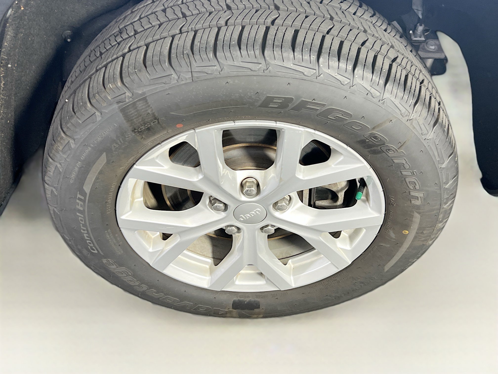 Used 2024 Jeep Grand Cherokee L Limited AWD/4WD image 33