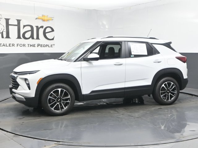 Used 2025 Chevrolet TrailBlazer LT AWD/4WD image 39