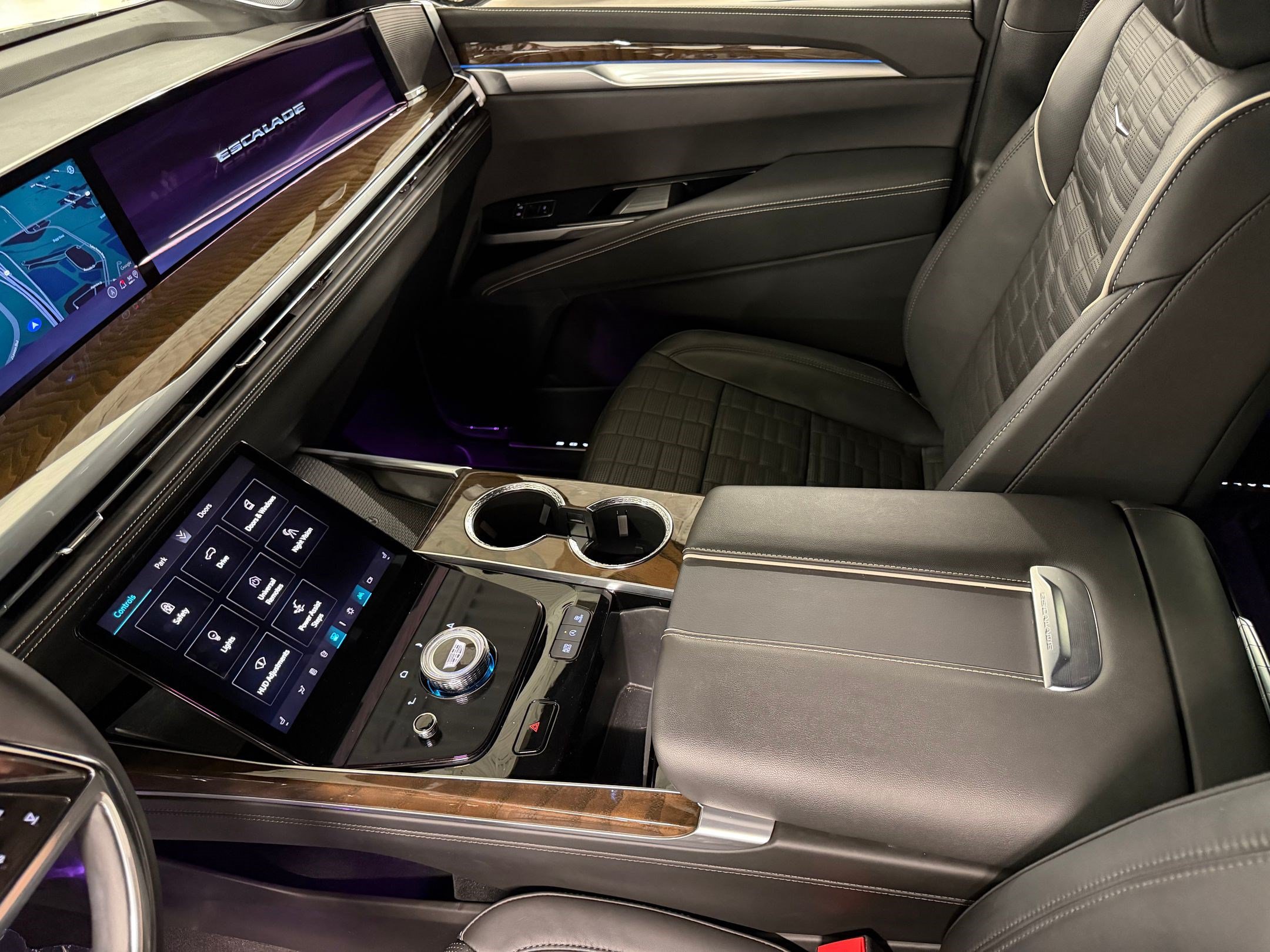 Certified 2025 Cadillac Escalade Sport Platinum w/ LPO, ONYX Package AWD/4WD image 45