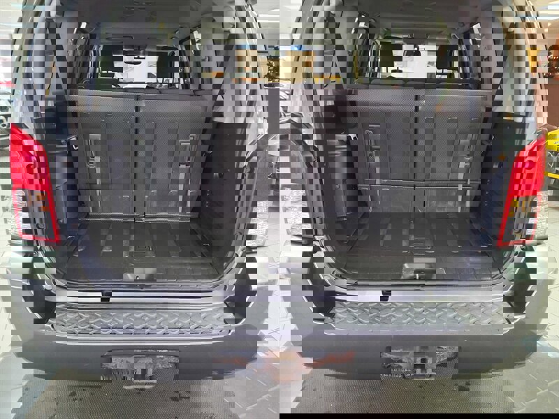 Used 2006 Nissan Pathfinder SE w/ (P01) Se Premium Pkg image 20