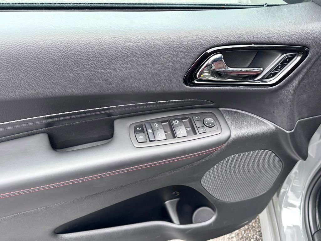 Certified 2024 Dodge Durango R/T w/ Tow 'N Go Package image 9