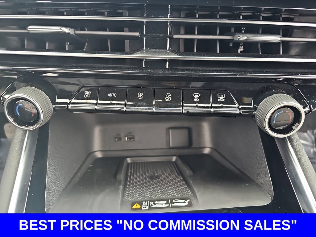 New 2026 Chevrolet Traverse LT w/ Midnight/Sport Edition FWD image 22