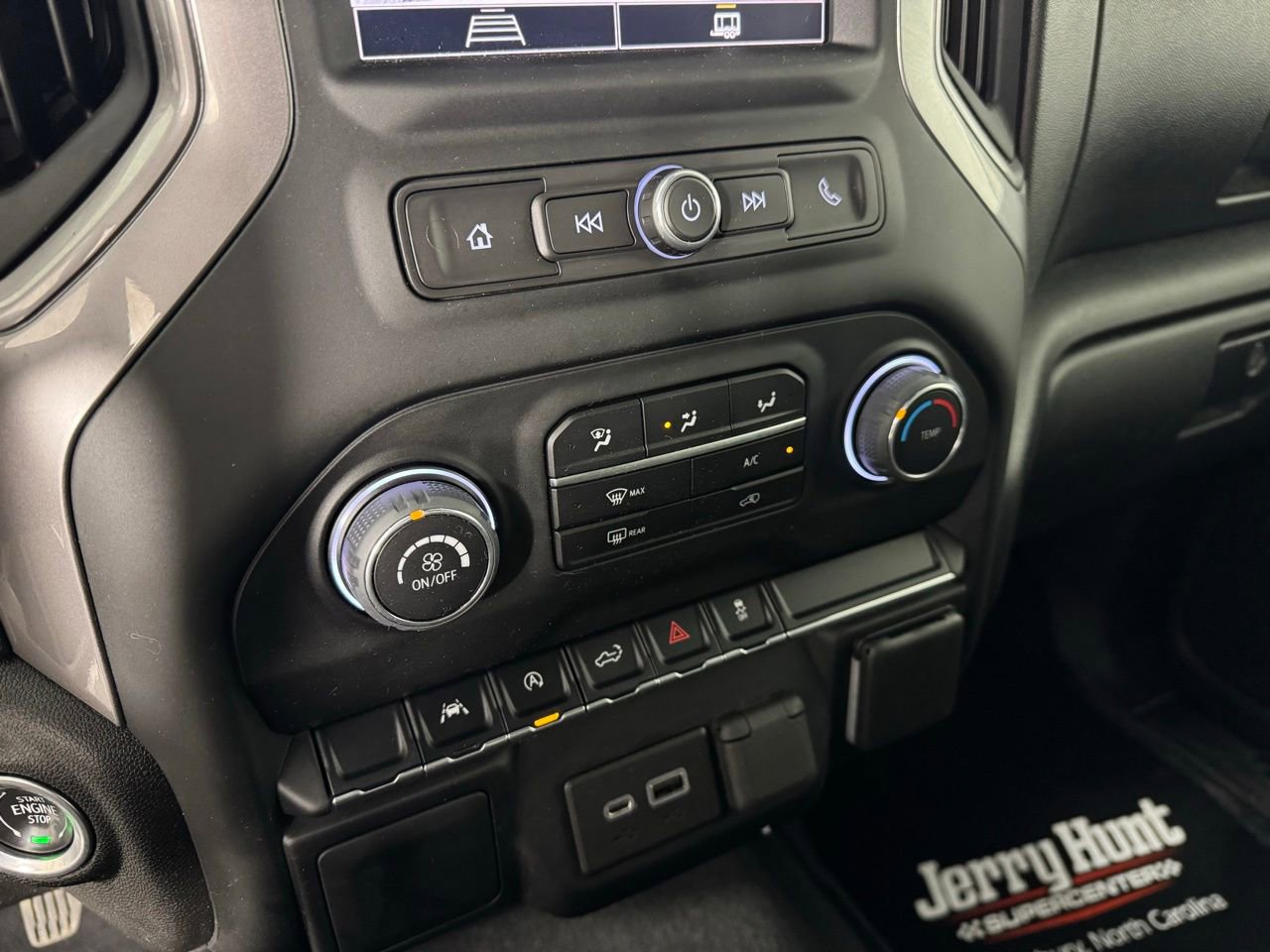 Used 2022 Chevrolet Silverado 1500 Custom w/ LPO, Dark Essentials Package image 17