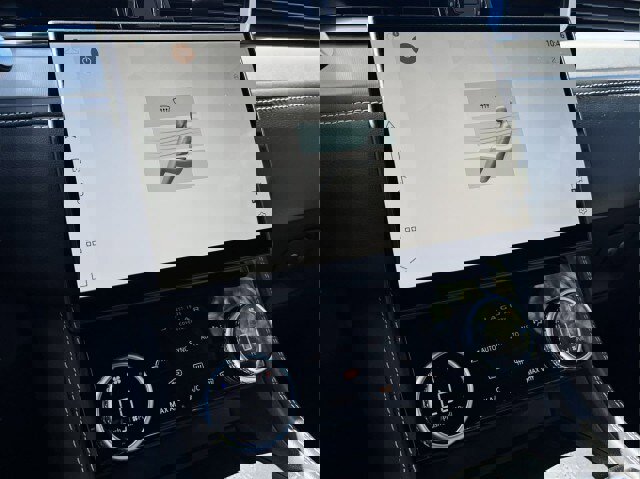 Used 2025 Jaguar F-PACE R-Dynamic S image 32