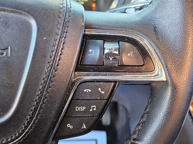 Used 2018 Lincoln Continental Premiere image 21