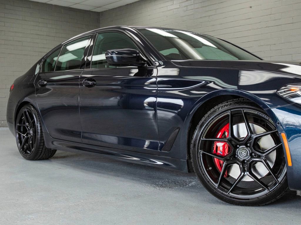 Used 2022 BMW M550i xDrive w/ Dynamic Handling Package image 8
