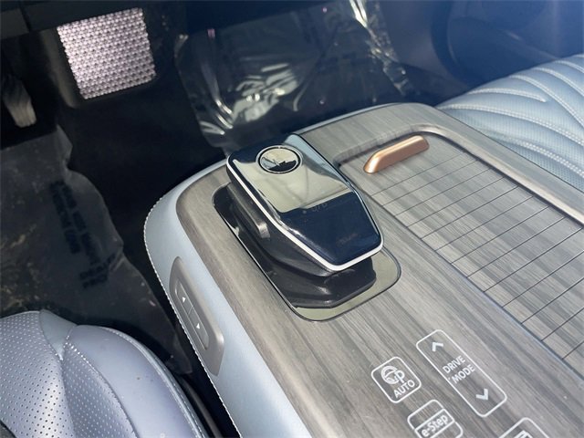 Certified 2024 Nissan Ariya AWD image 32